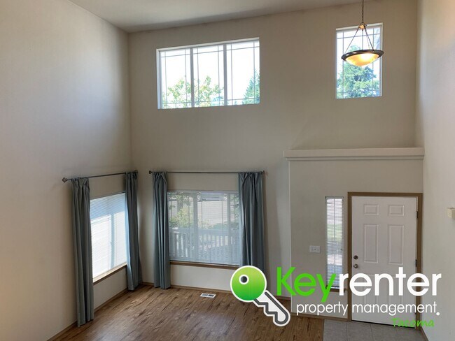 Building Photo - Beautiful 4BD/2.5 Bath Puyallup House!
