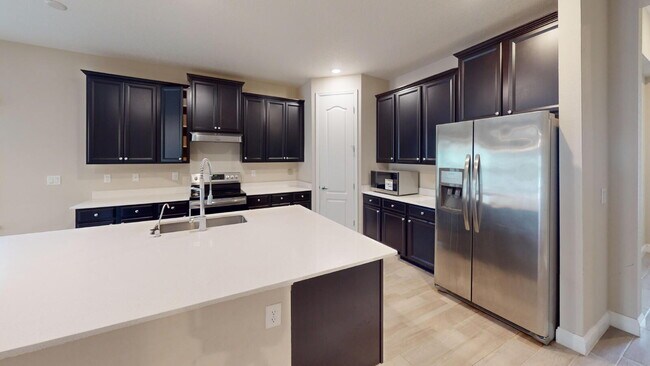 Building Photo - "Spacious 5-Bedroom Retreat in Jacksonville - 2,623 Sq Ft of Comfort!"