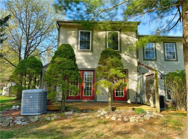 Building Photo - Available! Beautiful End Unit Condo in Bet...