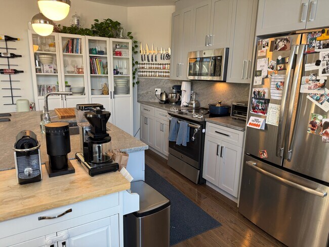 Foto del edificio - 418 McGrath Hwy