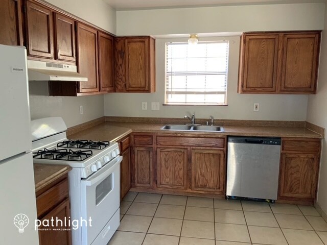 Building Photo - 360 Littler Drive SE