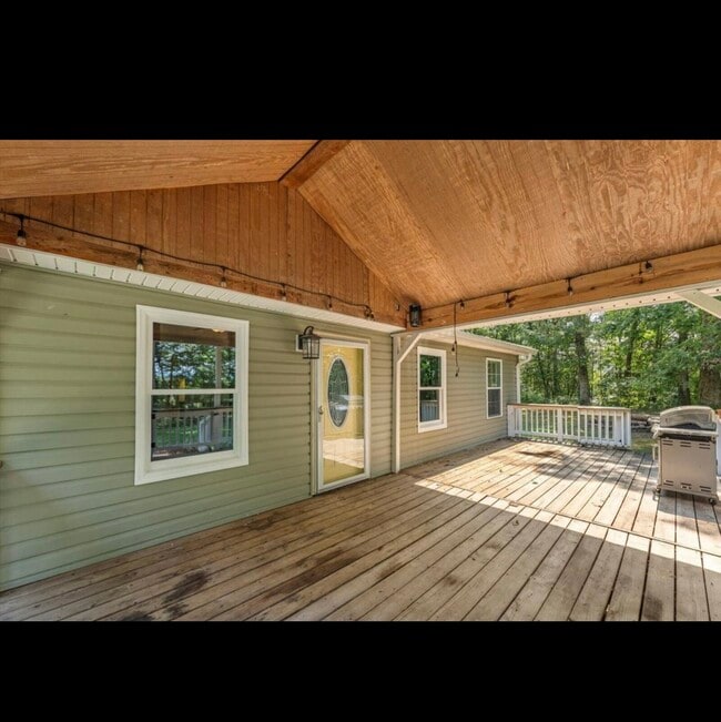 Building Photo - 100 Anderson Ridge Rd