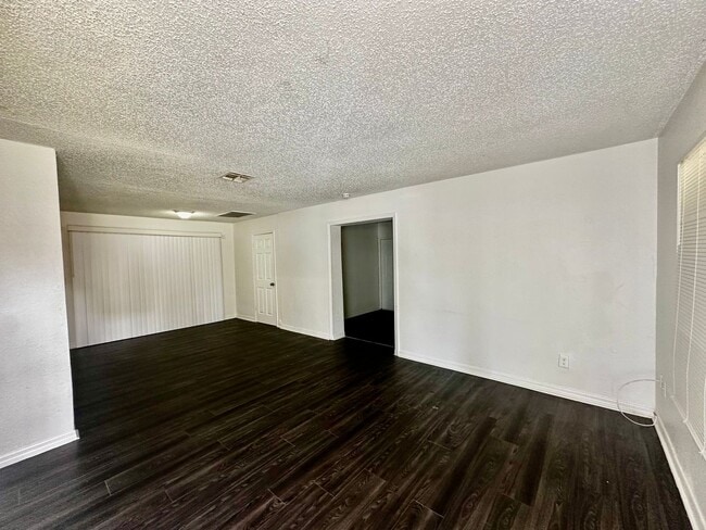 Building Photo - 4655 Cepeda St