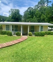 Building Photo - 9848 Pine Point Dr