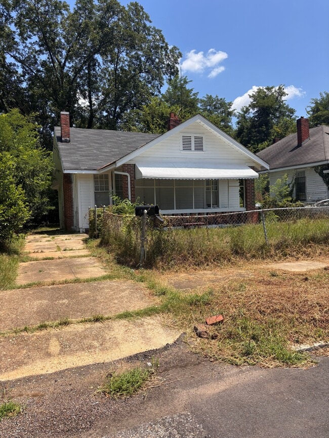 Building Photo - 1011 Sayre St