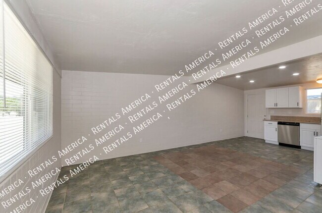 Foto del edificio - 3054 N Sparkman Blvd