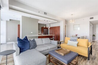 Building Photo - 4471 Dean Martin Dr