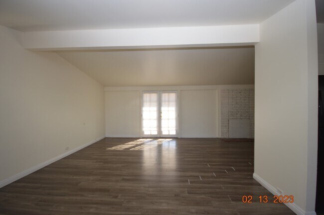 Building Photo - 5617 Evergreen Ave