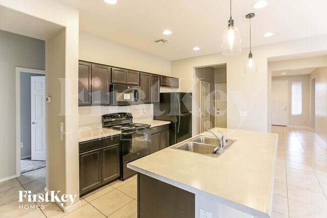 Foto del edificio - 4116 S 185th Ln
