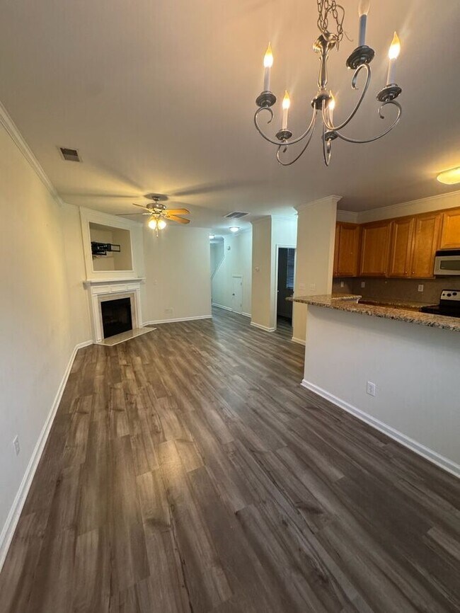 Foto del edificio - Highly desired end unit in the community of Waterstone!