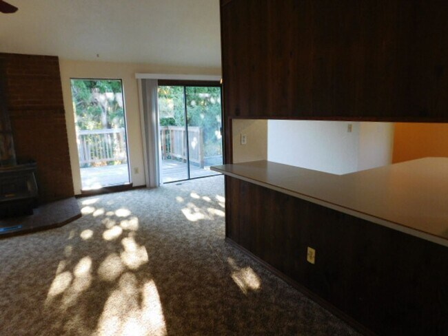 Foto del edificio - 3Bd/1.5Ba Single Story House -  Available ...