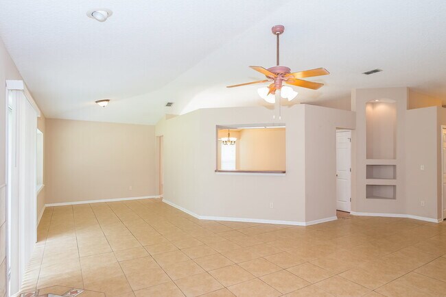 Building Photo - 644 Southern Lily Dr