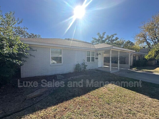 Foto del edificio - 2108 Westchester Dr