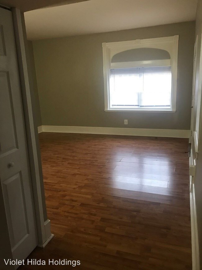 Building Photo - 2 br, 1 bath Apartment - 122 Chestnut St