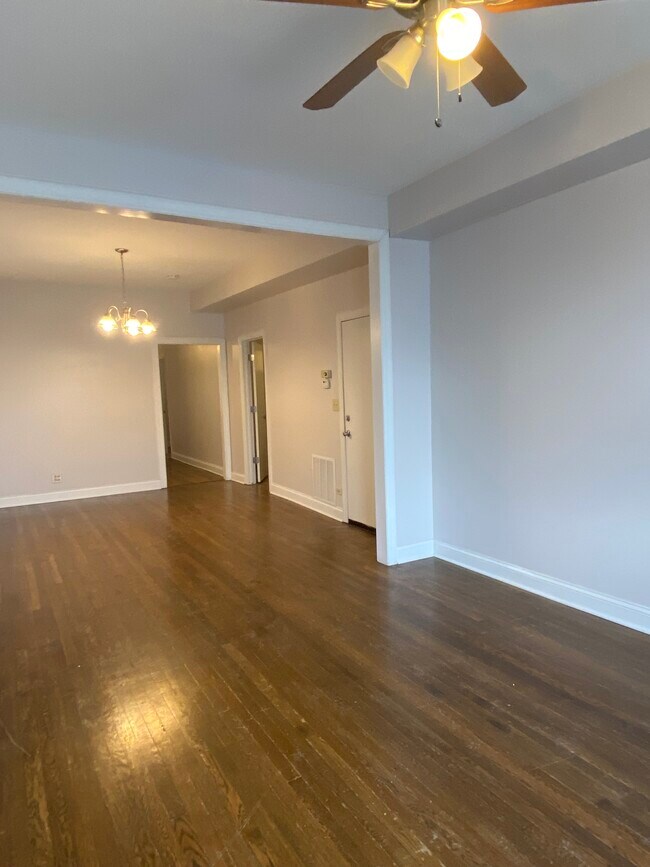 Building Photo - 3605 W Belmont Ave