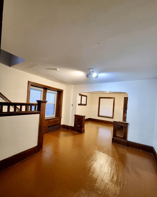 Foto del edificio - 98 E Mapledale Ave