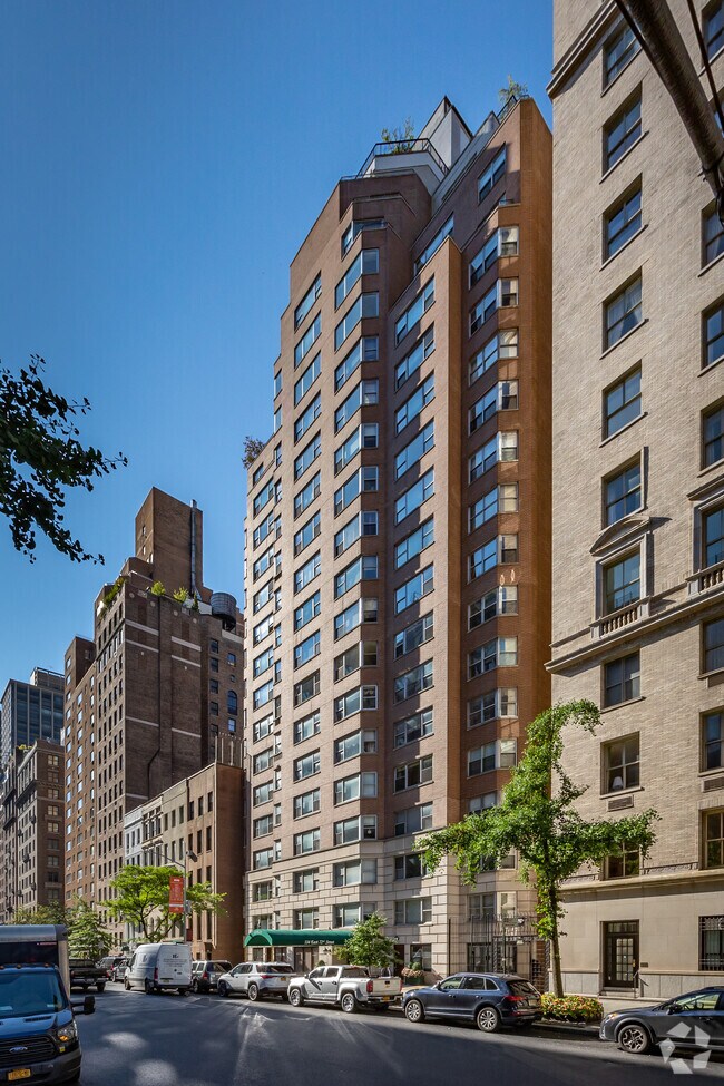 Building Photo - 114 E 72nd St
