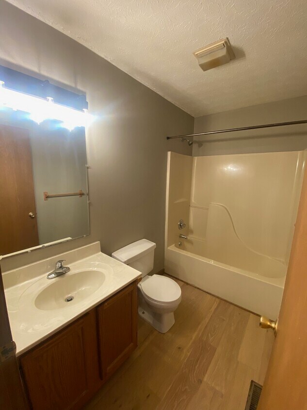 Bathroom - 1452 Old Highway 95