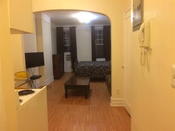 Foto principal - 249 E 52nd St