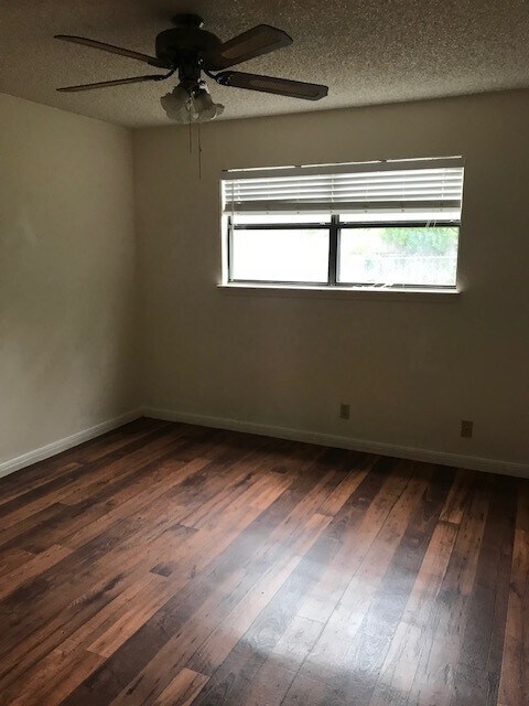 Foto del edificio - 707 Kimberly St