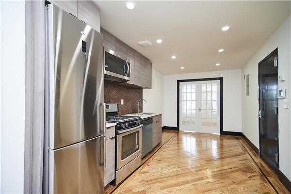 Building Photo - 2060 Pacific St