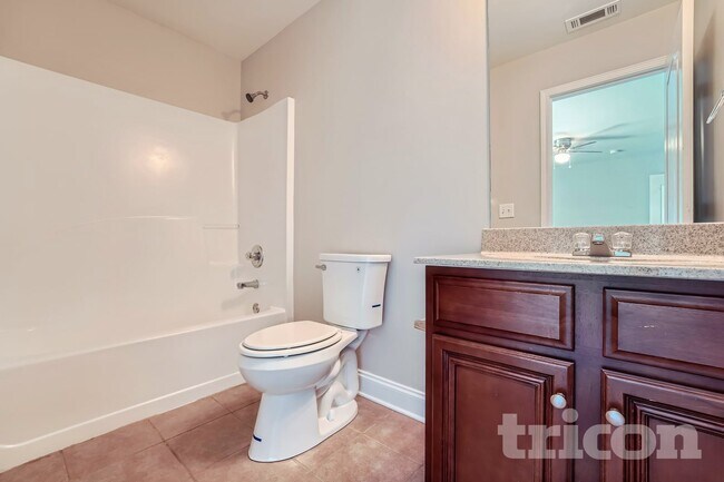 Foto del edificio - 7942 Hawks Nest Trail