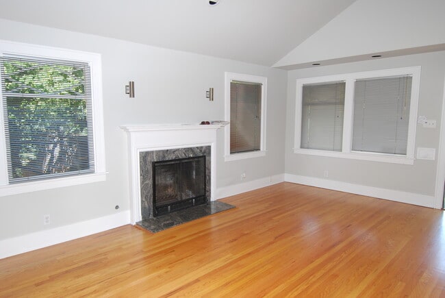 Building Photo - Pristine Craftsman in Belmont Heights!