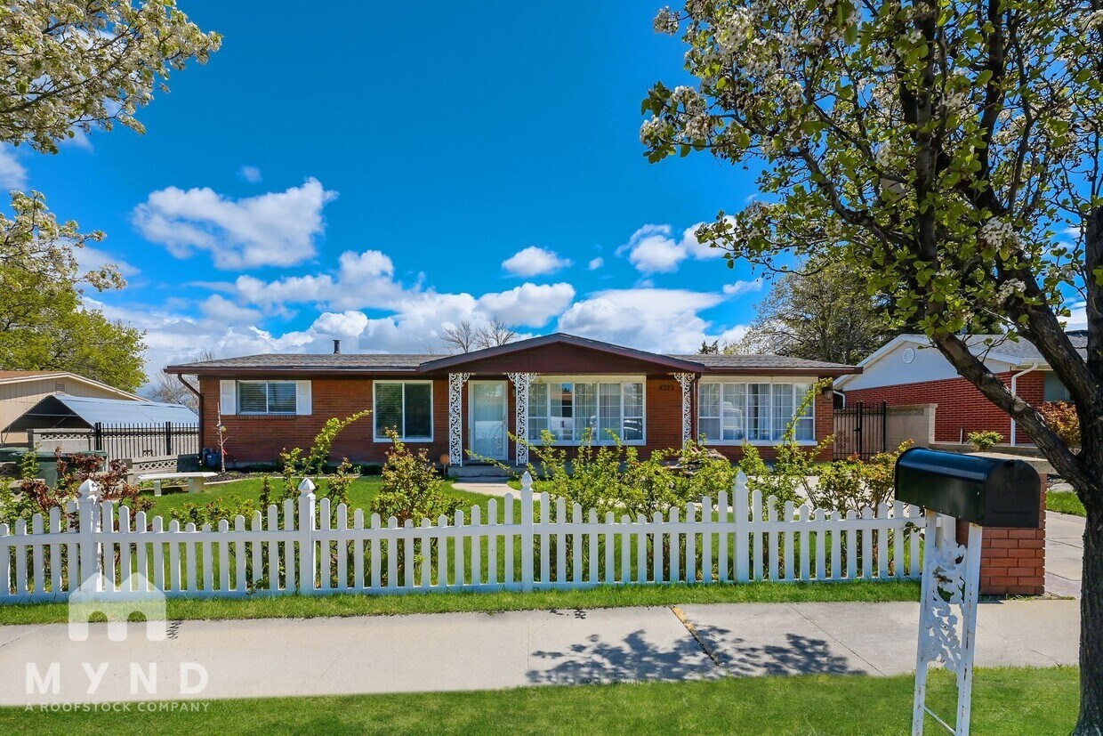 Primary Photo - 4323 S 4665 W