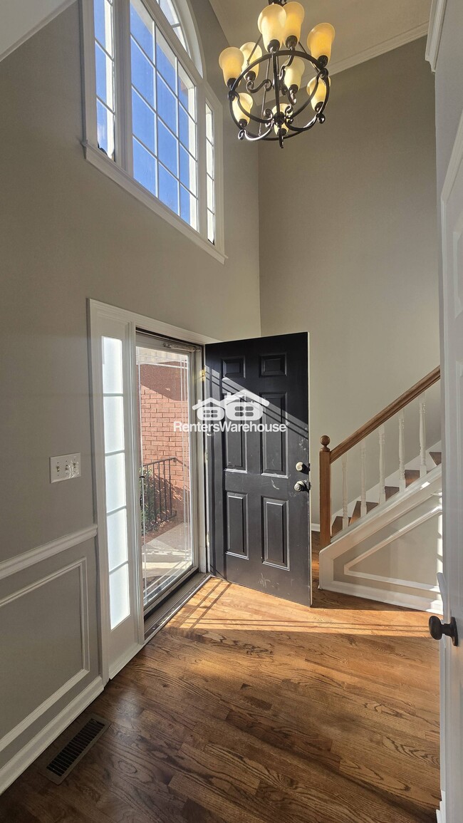 Building Photo - 852 Rockfount Way