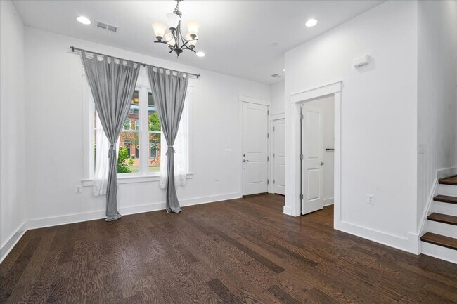 Foto del edificio - 222 E 6th St