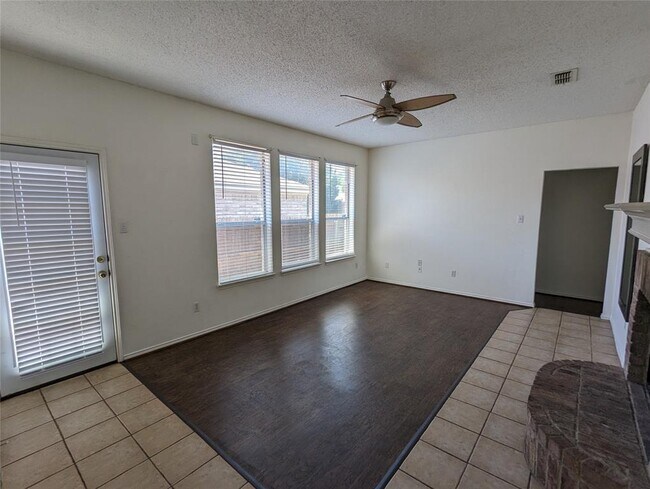 Foto del edificio - 6367 Stonewater Bend Trail