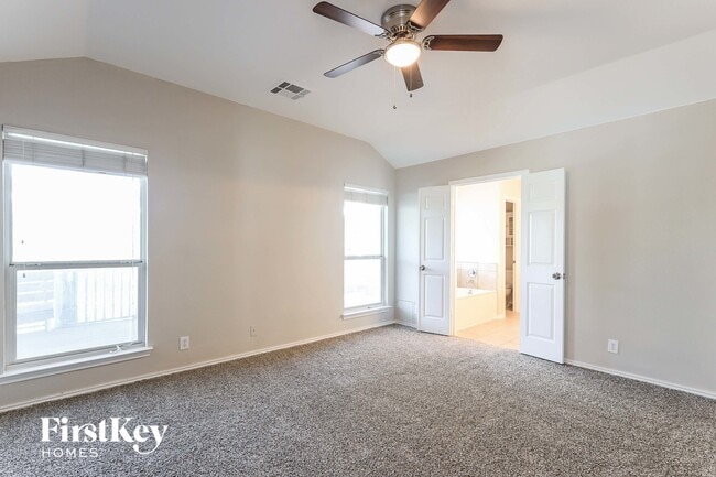 Foto del edificio - 315 Willow Grove Dr