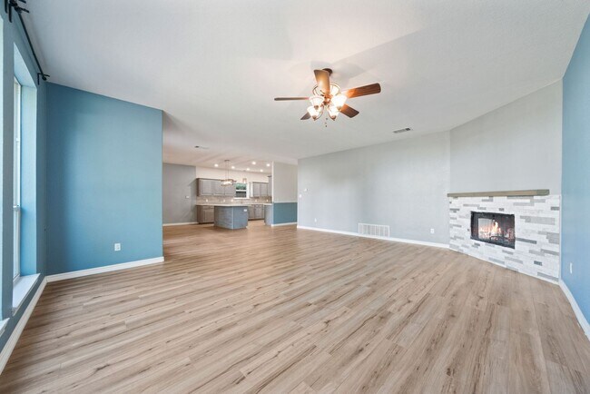 Foto del edificio - 4 Bedroom/3.5 Bath home located in Churchi...