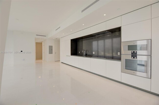 Foto del edificio - 300 Biscayne Blvd Way
