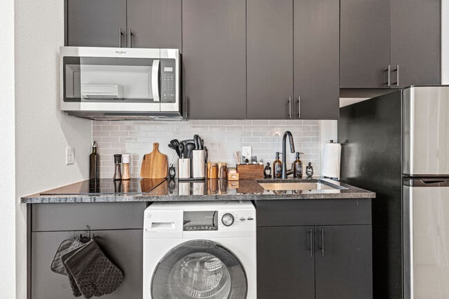 Foto del edificio - 596 W 9th St