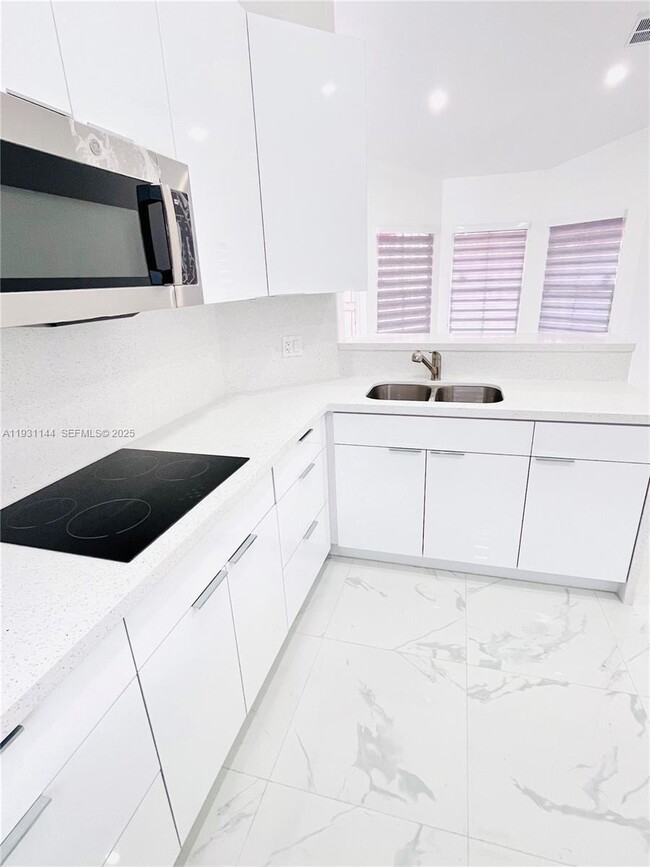 Foto del edificio - 164 NW 85th Ct