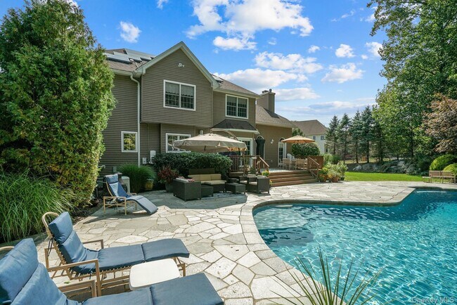 Foto del edificio - 24 Charnwood Dr