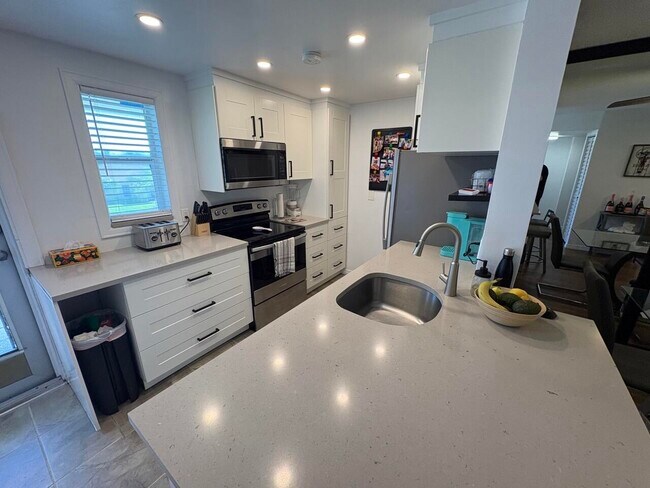 Foto del edificio - 2161 NE 1st Ct