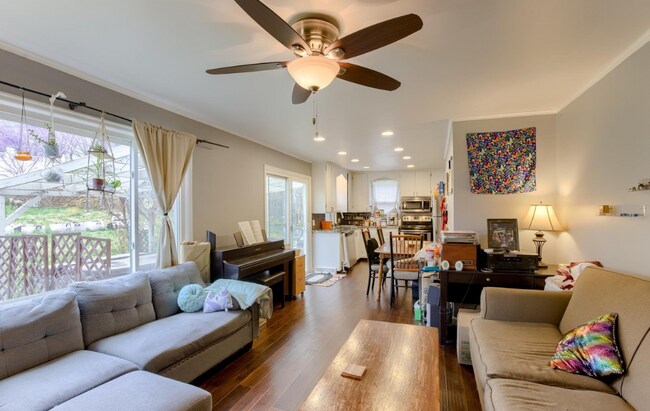 Foto del edificio - 706 N 72nd St