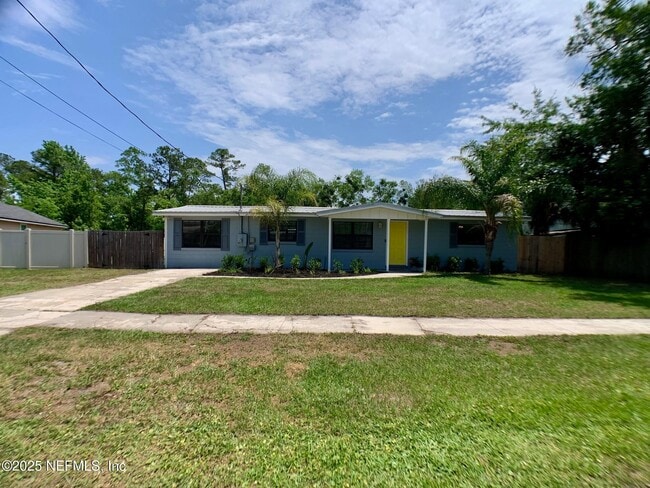 Building Photo - 435 Sigsbee Rd