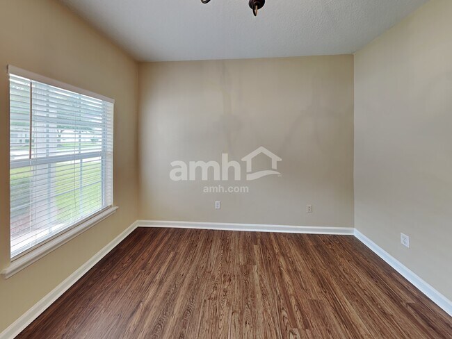 Foto del edificio - 7267 Rampart Ridge Cir S