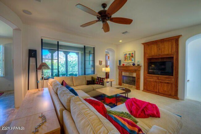 Foto del edificio - 18650 E Thompson Peak Pkwy
