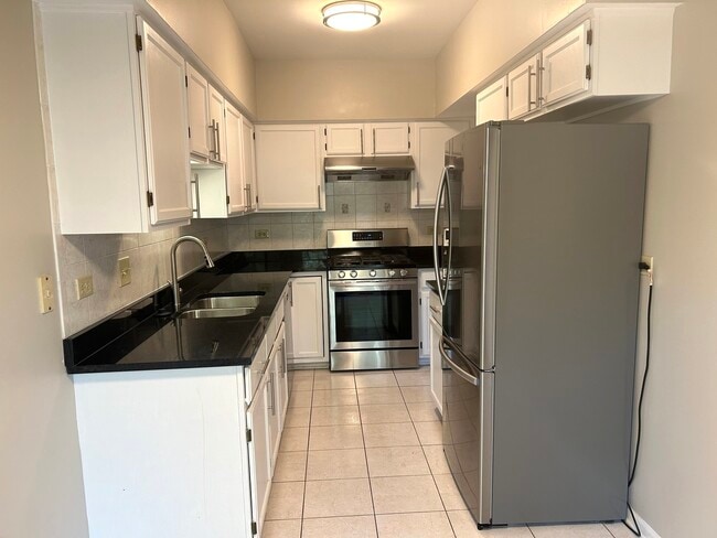 Foto del edificio - 1227 S Parkside Dr