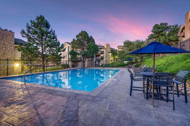 Building Photo - Vistas at Plum Creek