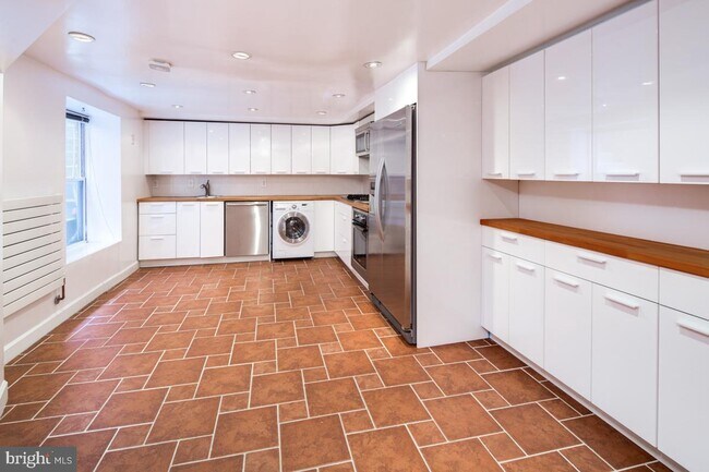 Foto del edificio - 1747 Kilbourne Pl NW