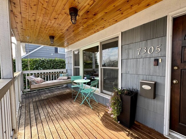 Building Photo - View Ridge Home