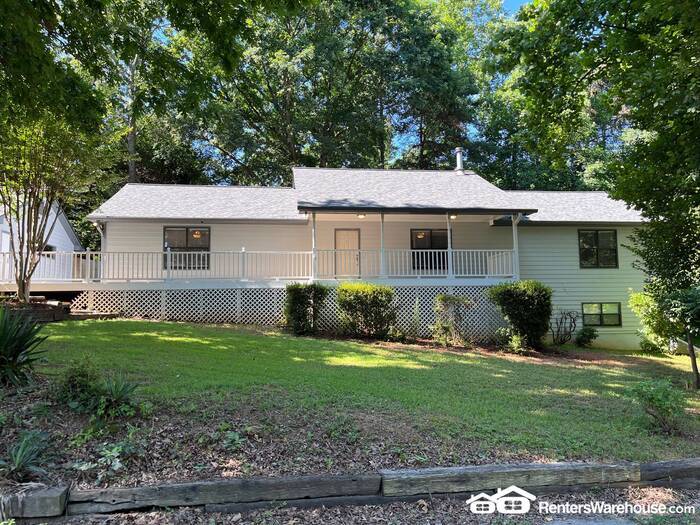 Primary Photo - 5 Bedroom 3 Full Bath - Boat Door! Amazing...