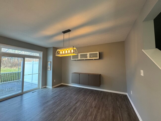 Building Photo - 2279 Flint Dr