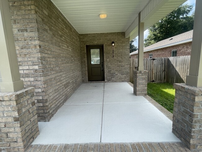 Building Photo - 1578 Hickory St