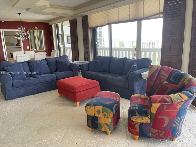 Foto del edificio - 3000 Island Blvd